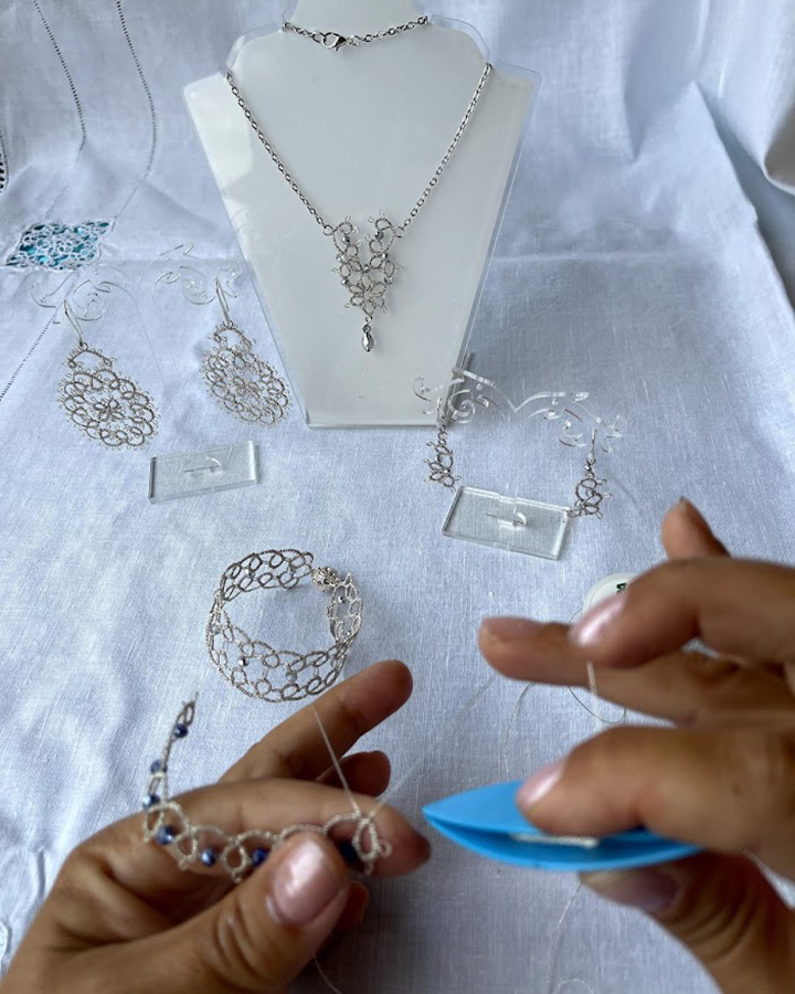 TATTING LACE