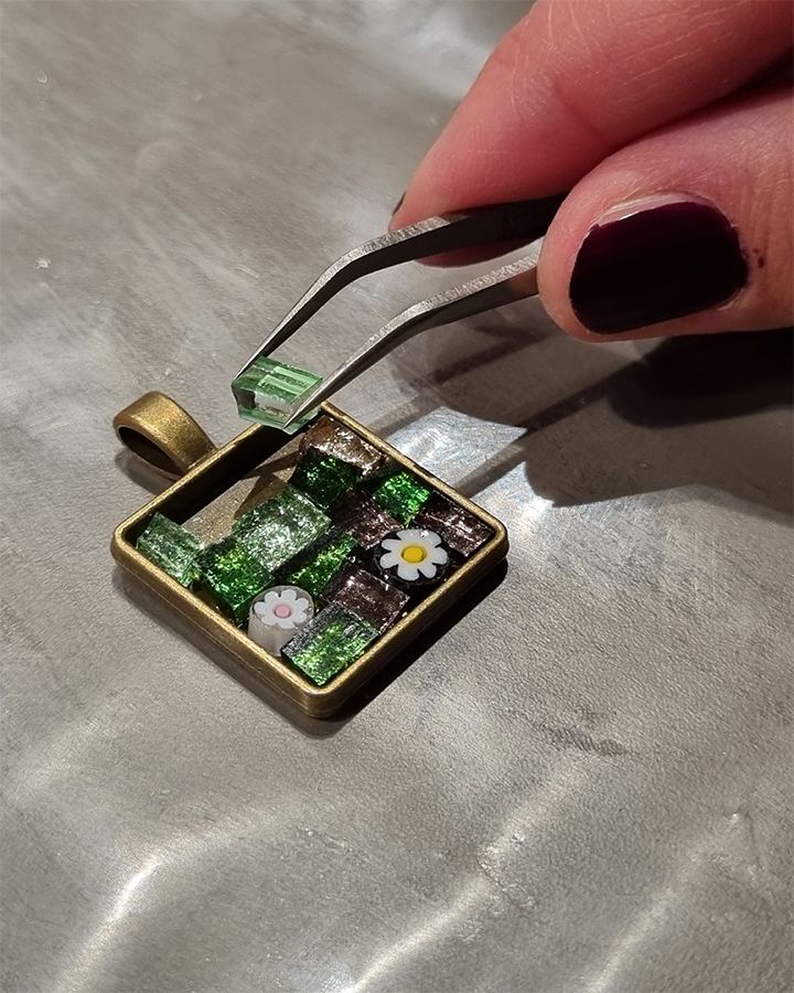Crea il tuo ciondolo in Micro Mosaico