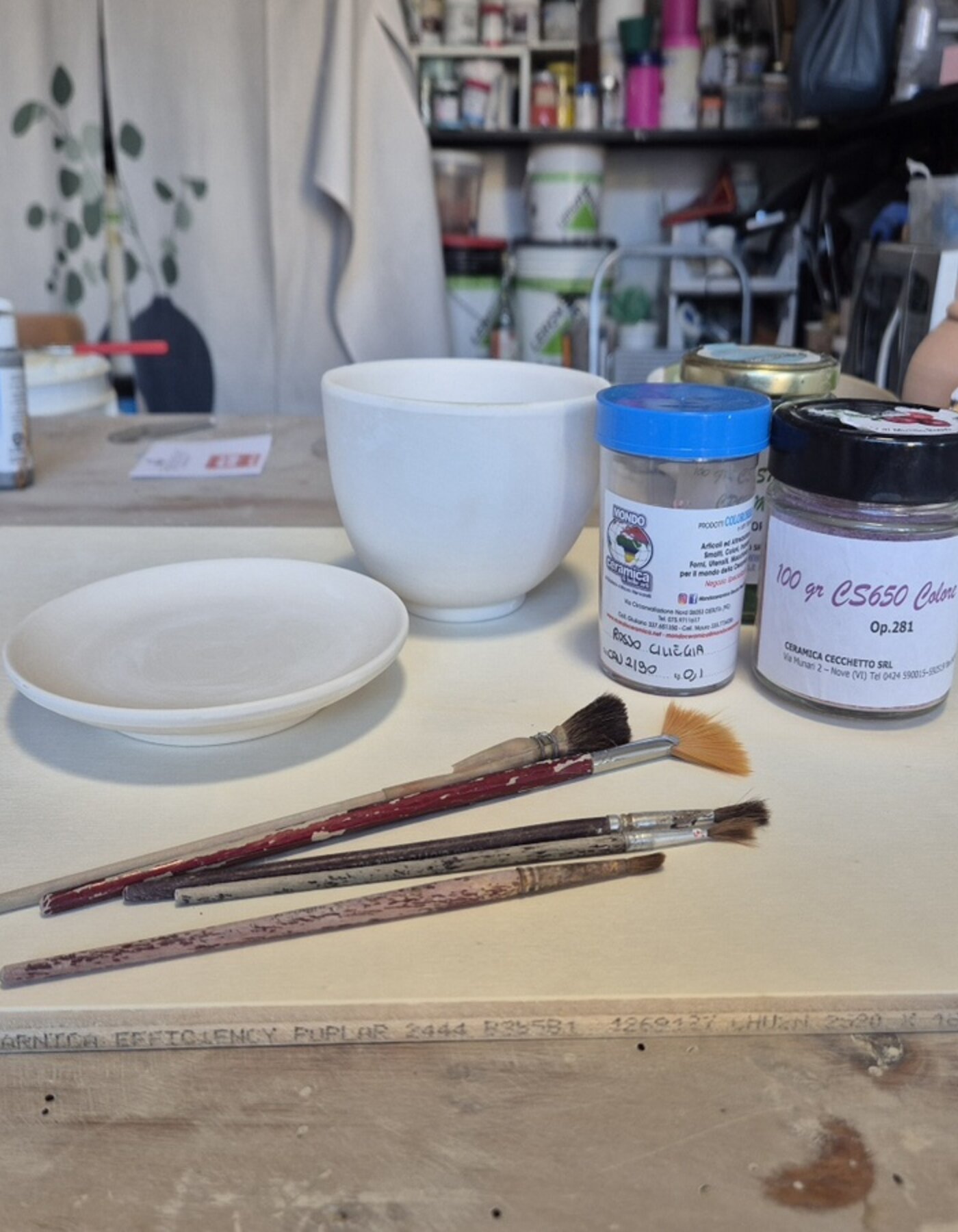 decoration with ceramic colors of bowl or saucer