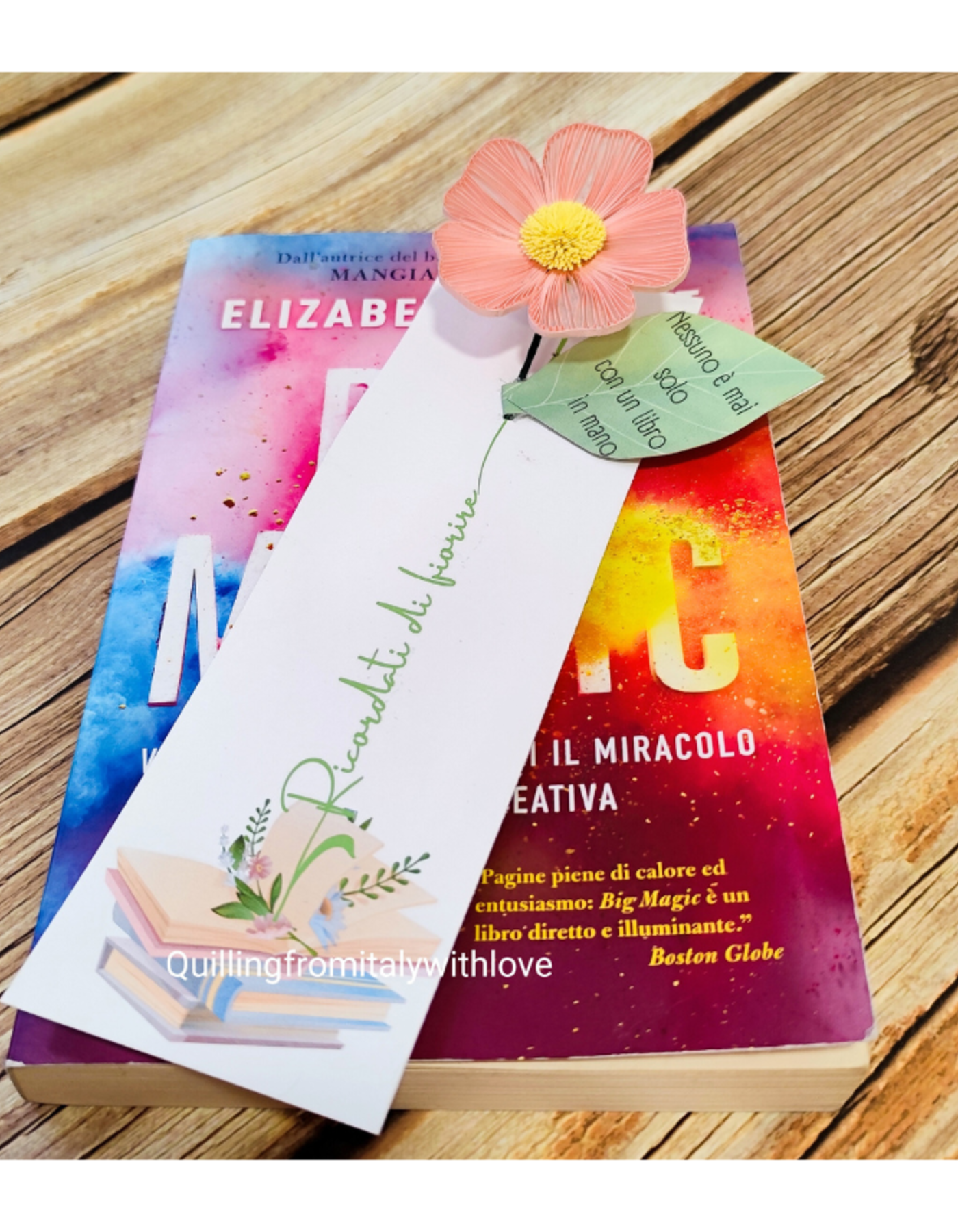 Fai sbocciare il tuo segnalibro in quilling