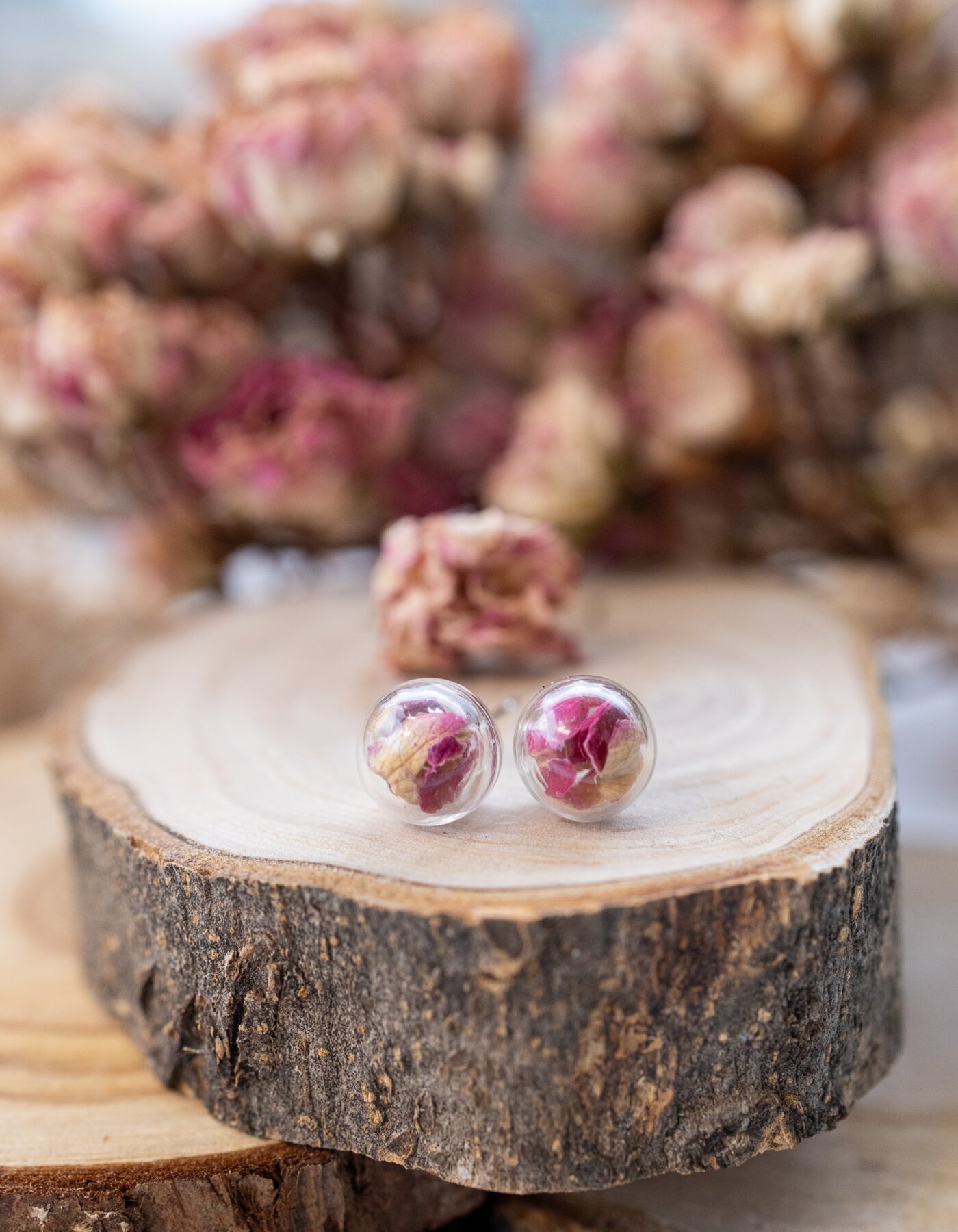 CREAZIONE ORECCHINI LOBO CON AMPOLLA EMOZIONALE E FIORI VERI ESSICCATI