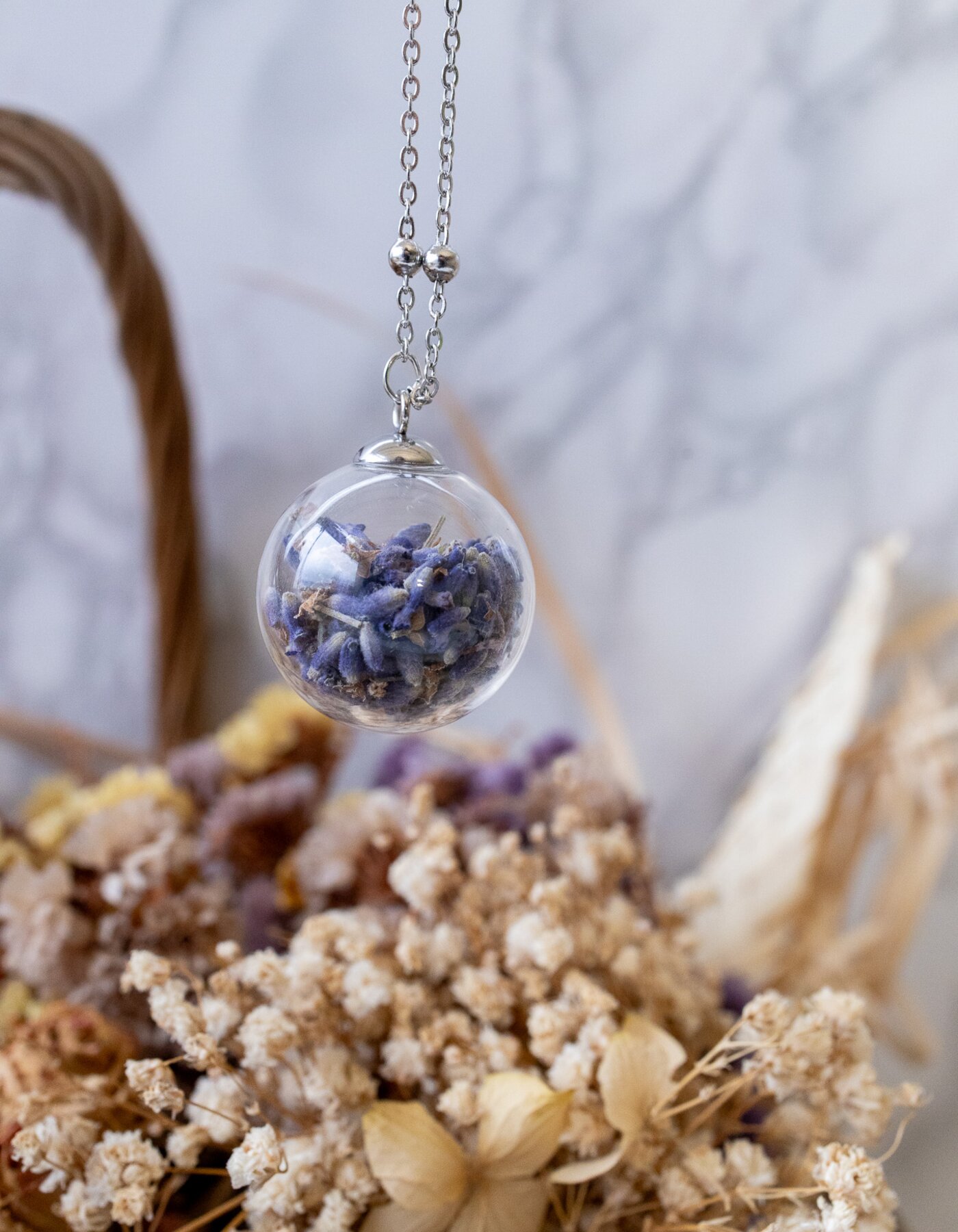 CREAZIONE COLLANA AMPOLLA CON FIORI VERI