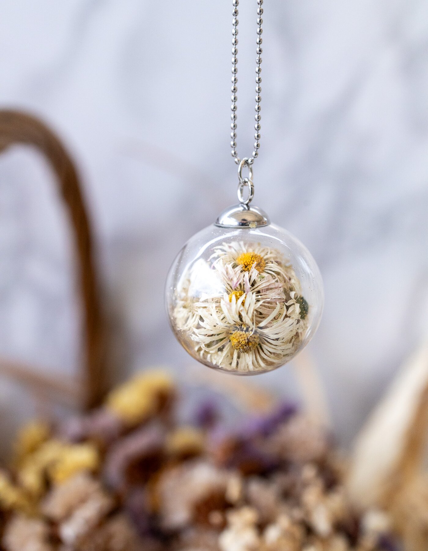 CREAZIONE COLLANA AMPOLLA CON FIORI VERI