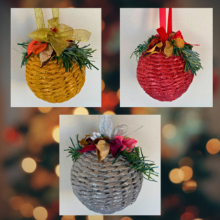 Christmas balls woven from newspaper