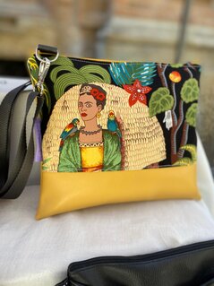Mini shoulderbag